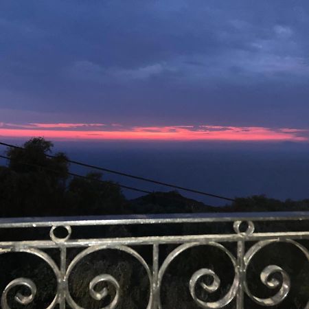 Dielino Amazing Sunset View Pentati Bagian luar foto